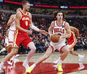 特雷杨21+17吉迪18+13 老鹰不敌公牛