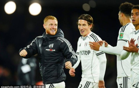 英格兰联赛杯第3轮：富勒姆1-0剑桥联
        
    英格兰联赛杯第3轮：富勒姆1-0剑桥联