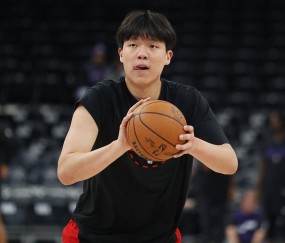 杨瀚森2分0板2犯霍乐迪27+8 开拓者险胜爵士